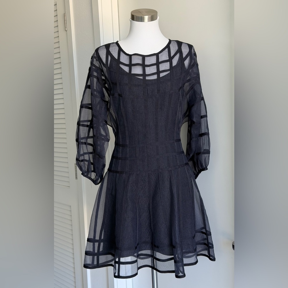 JONATHAN SIMKHAI
ADALYN ORGANZA MINI DRESS
Size XS NWT